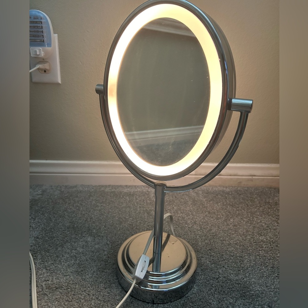 makeup vanity mirror